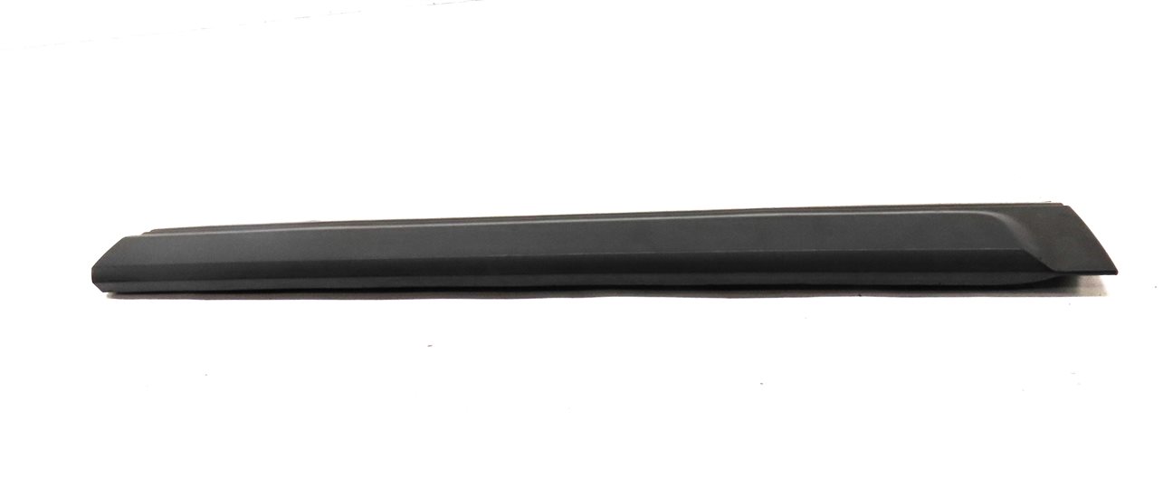Thumbnail 4: 2012 LAND ROVER LR4 (L319) FRONT LEFT DRIVER LOWER DOOR TRIM MOULDING (BLACK)