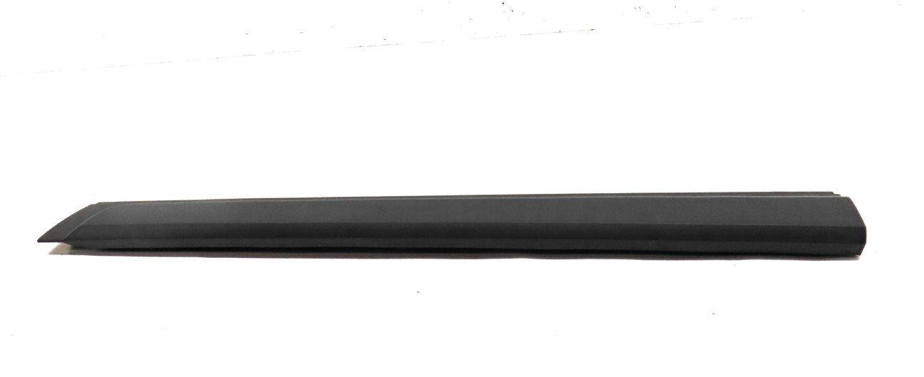 Thumbnail 4: 2012 LAND ROVER LR4 L319 FRONT RIGHT PASSENGER LOWER DOOR TRIM MOULDING (BLACK)