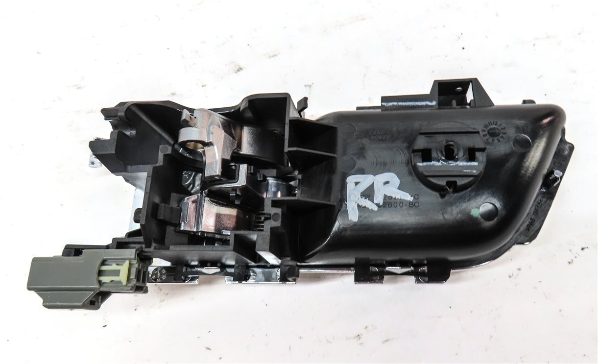 Thumbnail 5: 2012 LAND ROVER LR4 (L319) REAR RIGHT INTERIOR DOOR HANDLE