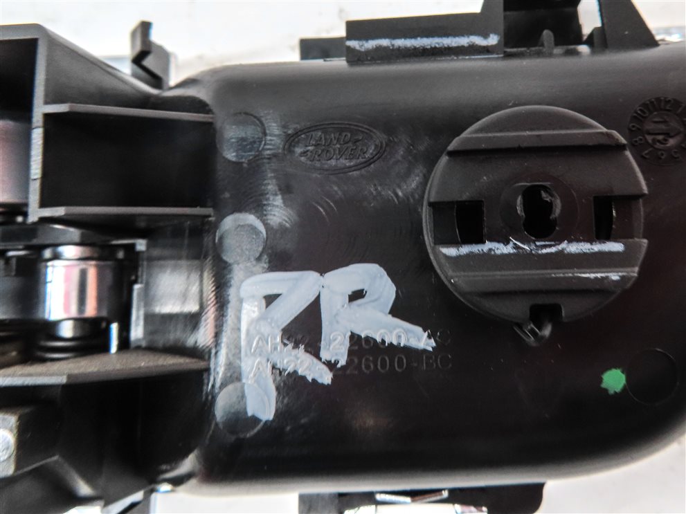 Thumbnail 6: 2012 LAND ROVER LR4 (L319) REAR RIGHT INTERIOR DOOR HANDLE