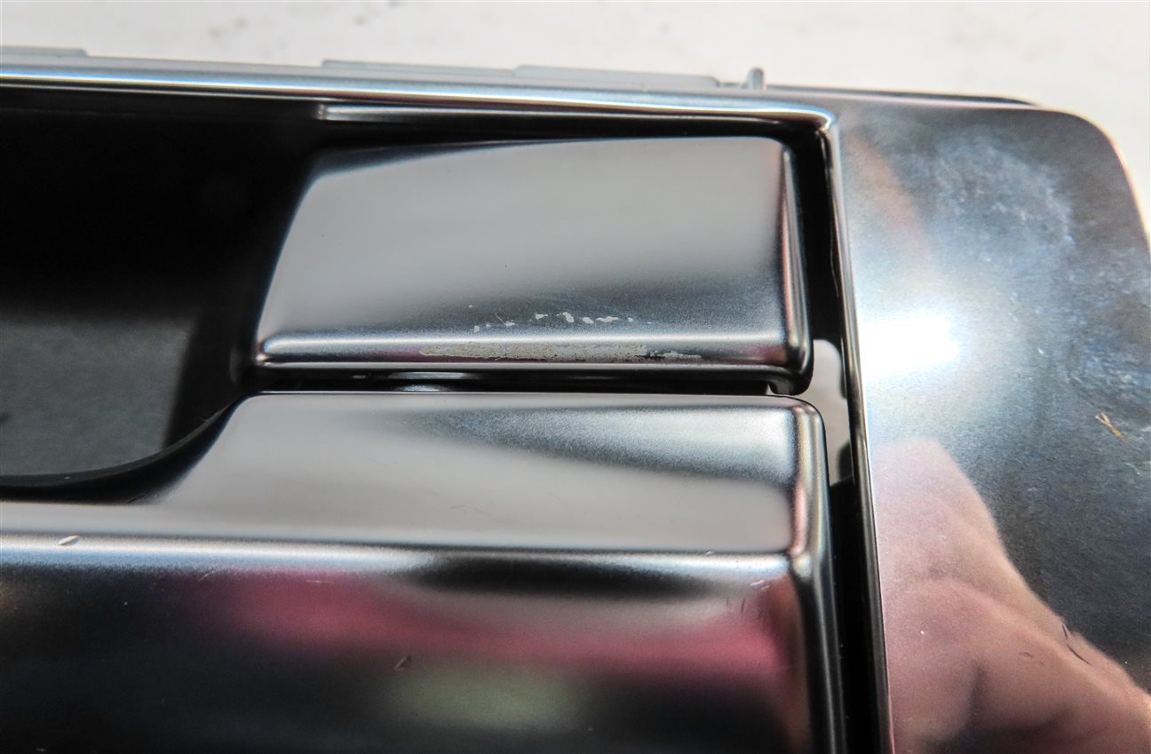 Thumbnail 7: 2012 LAND ROVER LR4 (L319) REAR RIGHT INTERIOR DOOR HANDLE