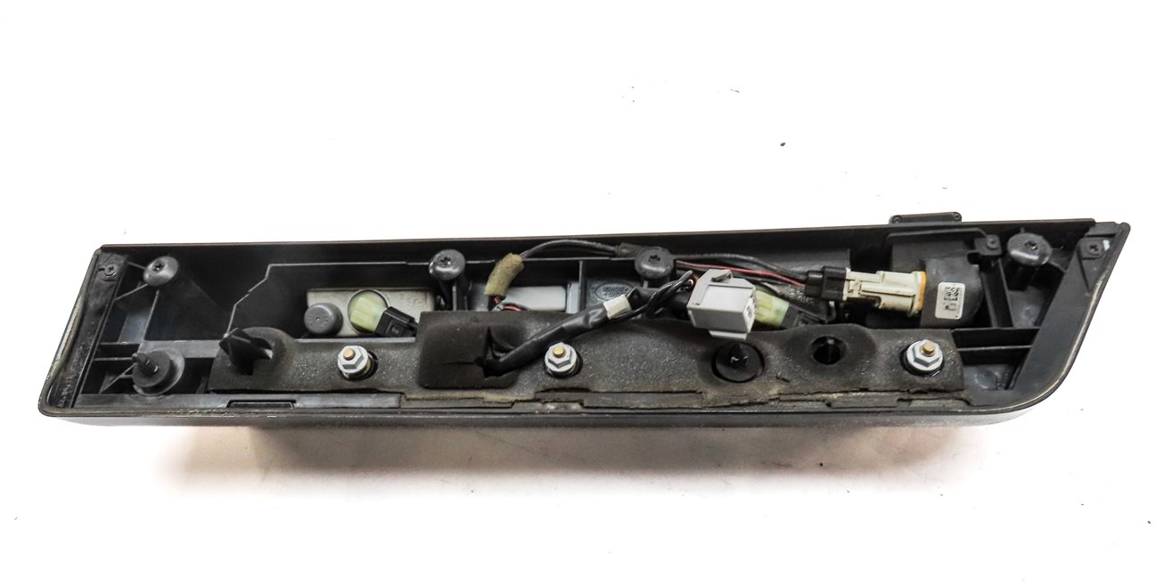 Thumbnail 6: 2011-2013 LAND ROVER LR4 - REAR HATCH TRUNK HANDLE w/ LIGHTS & CAMERA (BLACK)
