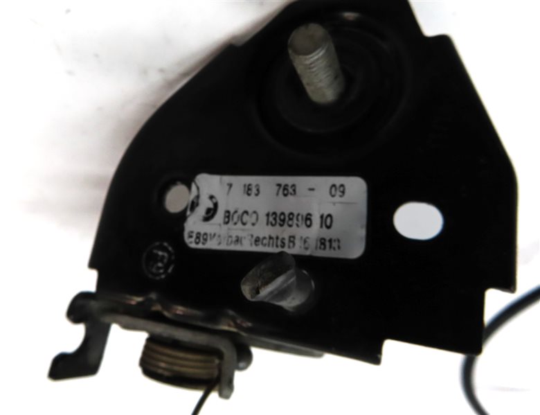 Thumbnail 6: 2014 BMW 535Xi F10 FRONT UPPER HOOD LOCK LATCH CATCH HOOK SET w/ RELEASE HANDLE