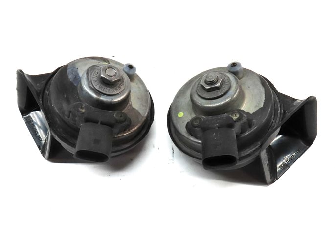 Thumbnail 4: 2011-2016 BMW 528i 535i 535iGT 550i 550iGT M5 (F10 F07) HIGH & LOW TONE HORN SET