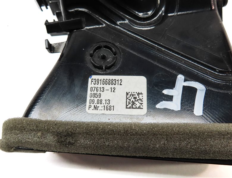 Thumbnail 6: 2014 BMW 535Xi (F10) FRONT LEFT DRIVER DASH OUTER HEAT AC AIR VENT (BLACK)