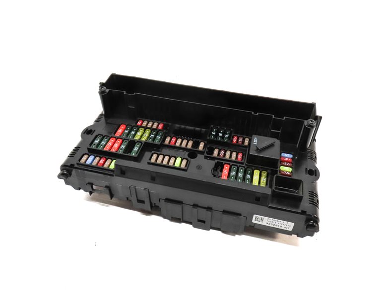 2014 BMW 535Xi (F10) 3.0L TURBO (N55) ENGINE FRONT POWER DISTRIBUTION FUSE BOX