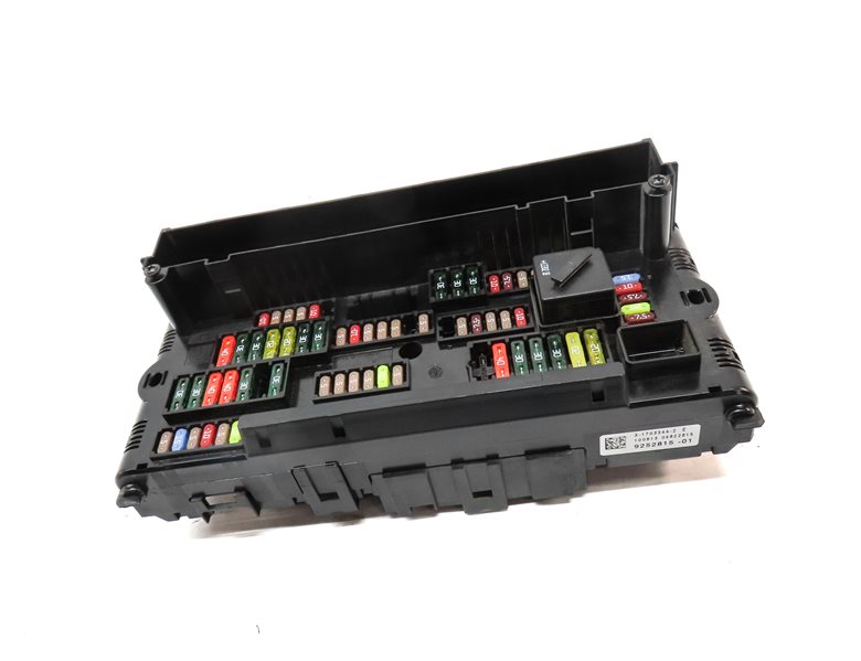 Thumbnail 3: 2014 BMW 535Xi (F10) 3.0L TURBO (N55) ENGINE FRONT POWER DISTRIBUTION FUSE BOX