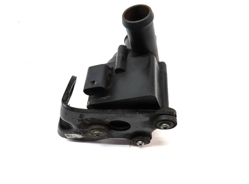 Thumbnail 5: 2016 AUDI A3 (8V) 2.0L TURBO (CNTC) ENGINE AUXILIARY WATER COOLANT PUMP