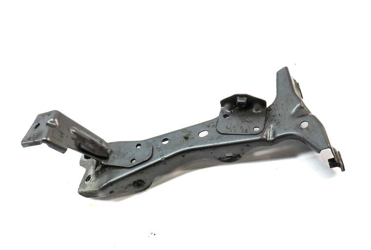 Thumbnail 3: 2016 AUDI A3 (8V) FRONT RIGHT PASSENGER FENDER MOUNT SUPPORT BRACKET