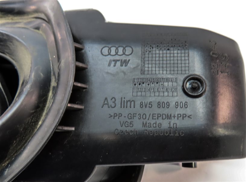 Thumbnail 6: 15-18 AUDI A3 S3 8V FUEL TANK FILLER GAS TANK DOOR FLAP COVER w/HOUSING (GRAY)