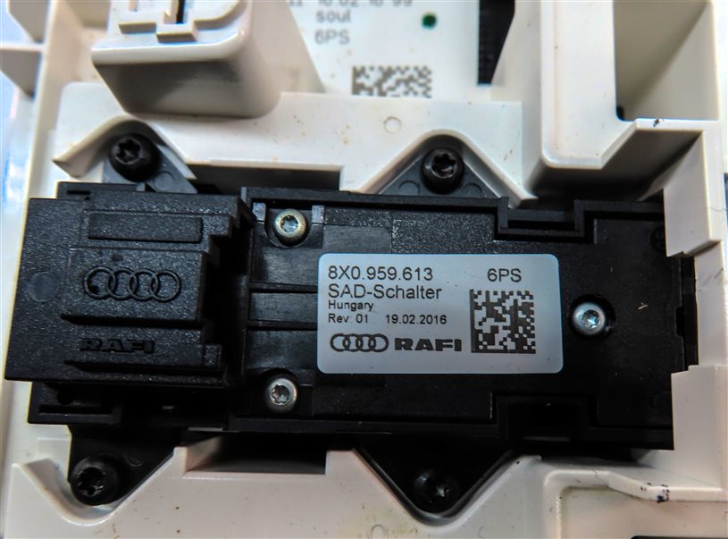 Thumbnail 8: 2016 AUDI A3 (8V) FRONT OVERHEAD DOME LIGHT LAMP w/ SWITCHES (BLACK)