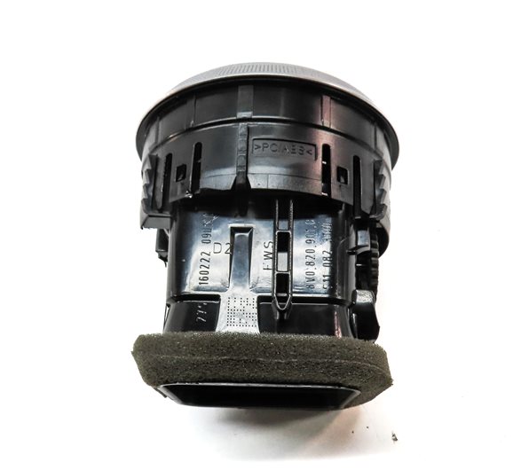 Thumbnail 5: 2016 AUDI A3 (8V) FRONT INTERIOR DASH HEAT AIR AC HVAC VENT (BLACK)