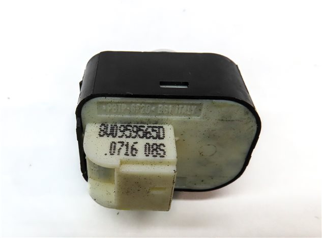 Thumbnail 6: 2016 AUDI A3 (8V) FRONT LEFT DRIVER DOOR MIRROR POSITION ADJUST SWITCH