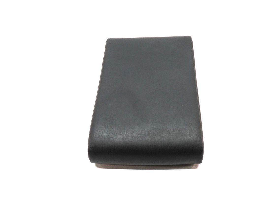 Thumbnail 2: 17-23 ROVER DISCOVERY DEFENDER L462 REAR CENTER SEAT ARMREST CUPHOLDER (BLACK)
