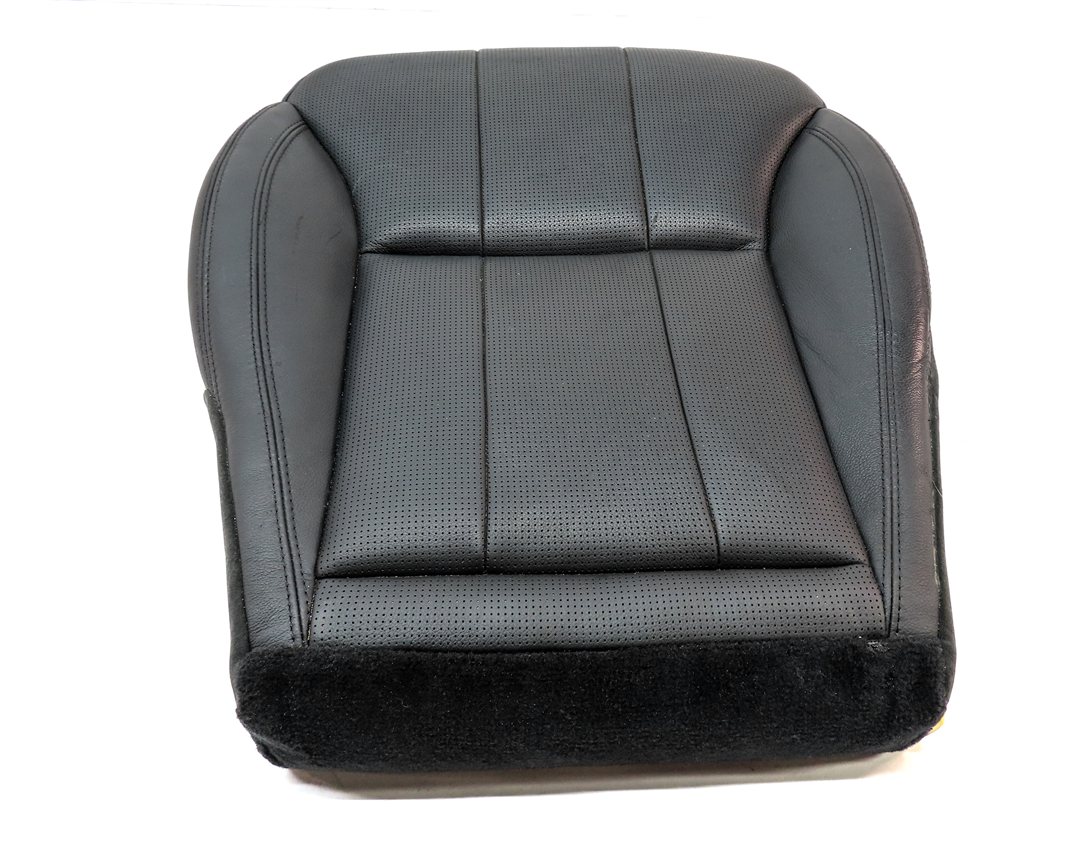 Thumbnail 4: 17-20 LAND ROVER DISCOVERY L462 FRONT RIGHT PASSENGER LOWER SEAT CUSHION (BLACK)