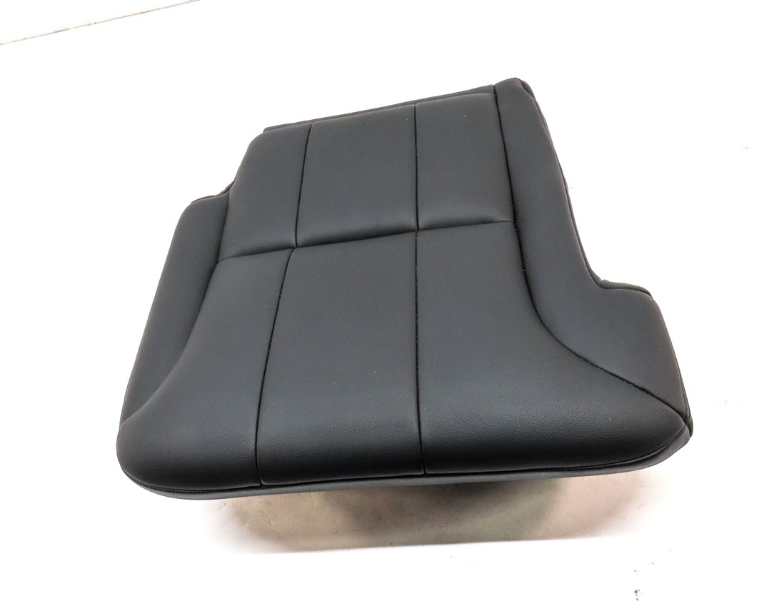 Thumbnail 2: 2017 LAND ROVER DISCOVERY (L462) REAR RIGHT 3rd ROW BOTTOM SEAT CUSHION (BLACK)