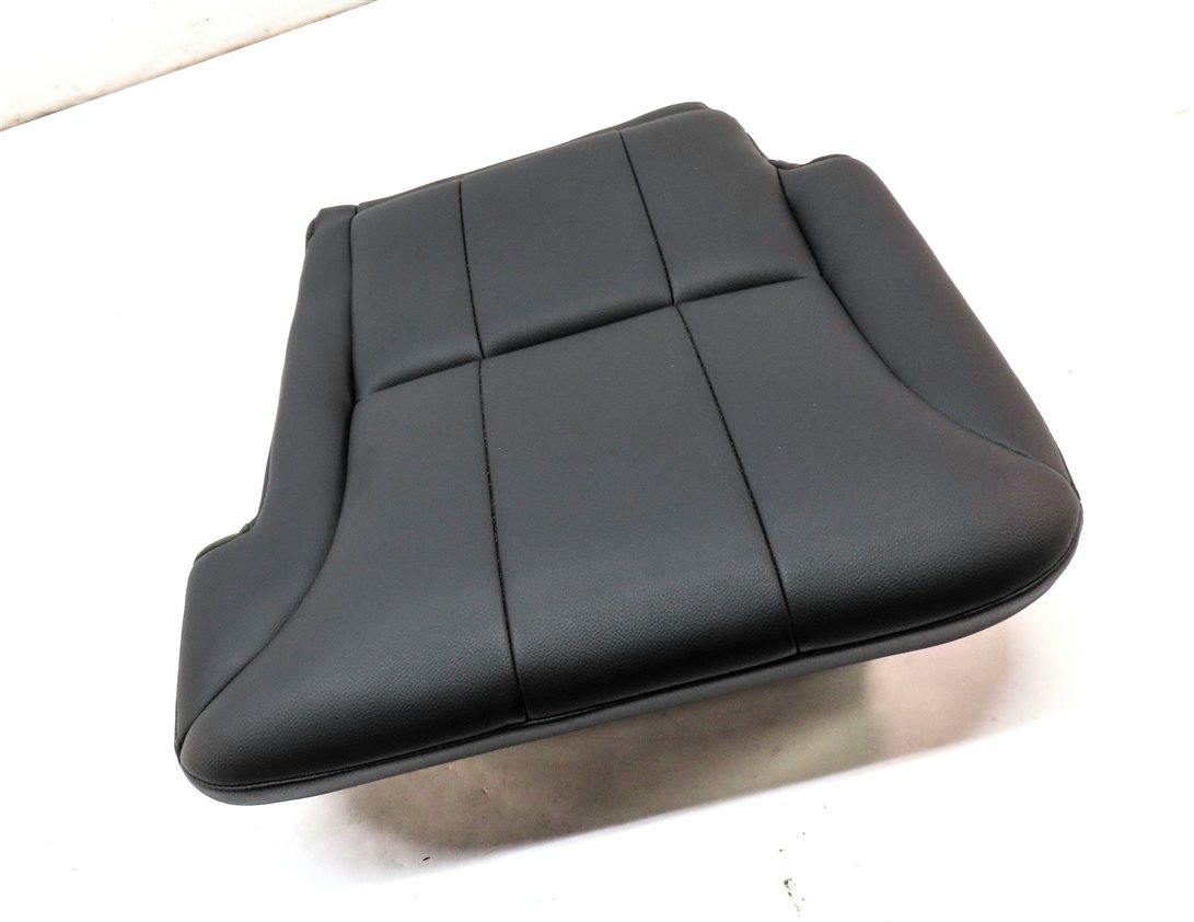 Thumbnail 3: 2017 LAND ROVER DISCOVERY (L462) REAR LEFT 3rd ROW BOTTOM SEAT CUSHION (BLACK)