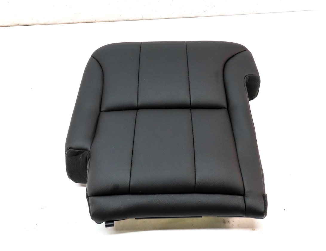 Thumbnail 4: 2017 LAND ROVER DISCOVERY (L462) REAR LEFT 3rd ROW BOTTOM SEAT CUSHION (BLACK)