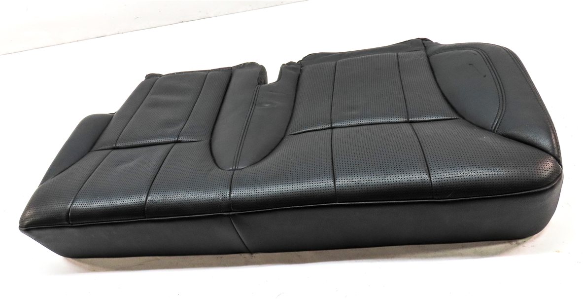 Thumbnail 2: 2017 LAND ROVER DISCOVERY (L462) REAR LEFT 2nd ROW BOTTOM SEAT CUSHION (BLACK)