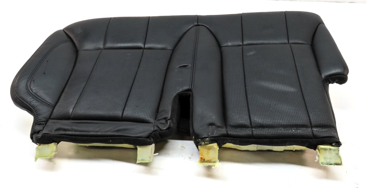 Thumbnail 4: 2017 LAND ROVER DISCOVERY (L462) REAR LEFT 2nd ROW BOTTOM SEAT CUSHION (BLACK)