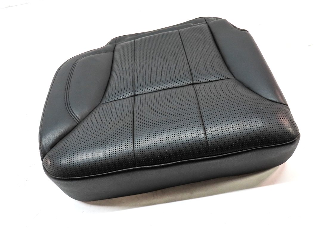 Thumbnail 3: 2017 LAND ROVER DISCOVERY (L462) REAR RIGHT 2nd ROW BOTTOM SEAT CUSHION (BLACK)