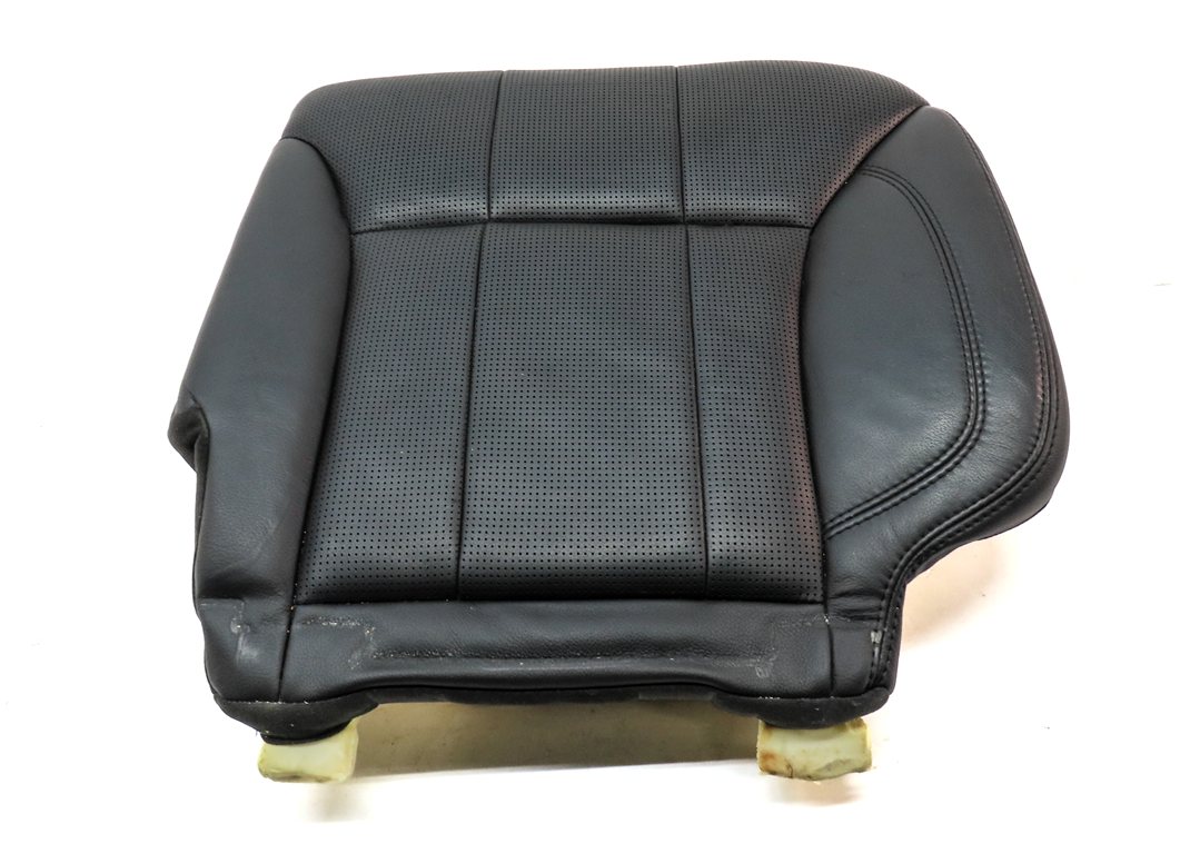 Thumbnail 4: 2017 LAND ROVER DISCOVERY (L462) REAR RIGHT 2nd ROW BOTTOM SEAT CUSHION (BLACK)