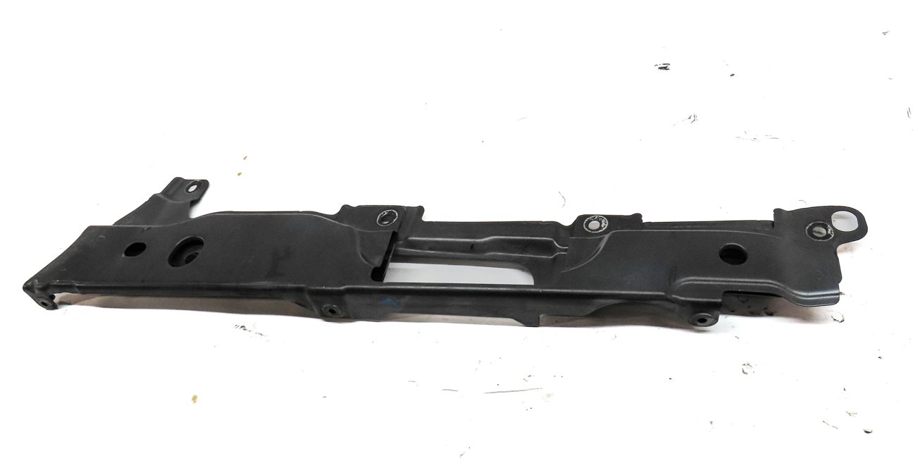 Thumbnail 3: 2017 LAND ROVER DISCOVERY (L462) FRONT LEFT DRIVER FENDER MOUNT BRACKET