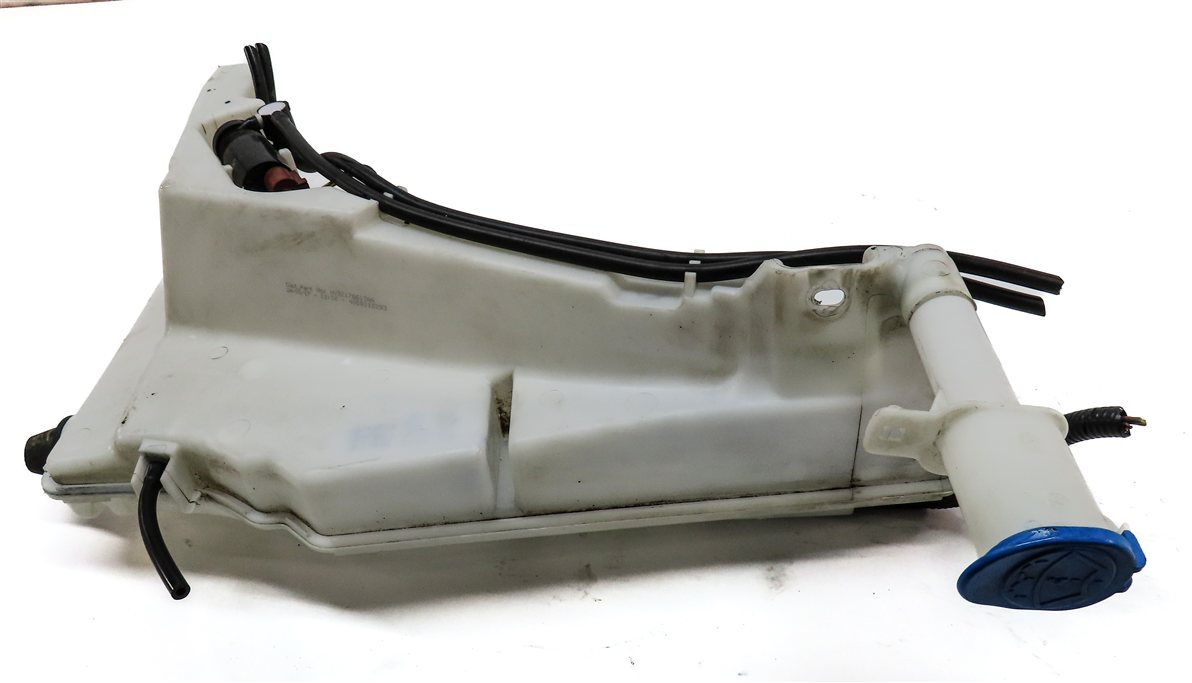 Thumbnail 4: 2017 LAND ROVER DISCOVERY (L462) FRONT WINDSHIELD WIPER WASHER FLUID RESERVOIR