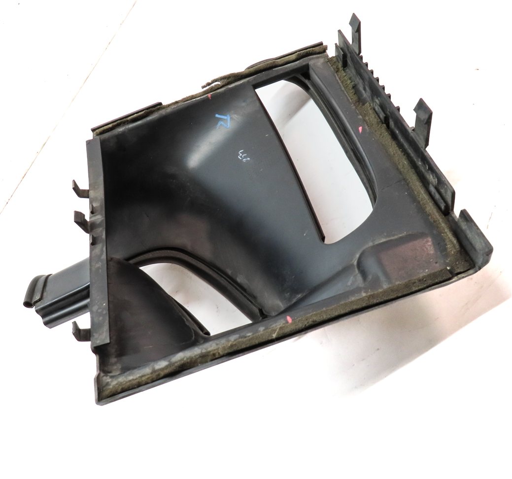 Thumbnail 3: 17 ROVER DISCOVERY L462 FRONT RIGHT PASSENGER BUMPER RADIATOR DUCT DEFLECTOR