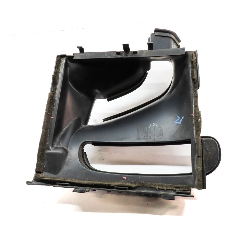 Thumbnail 4: 17 ROVER DISCOVERY L462 FRONT RIGHT PASSENGER BUMPER RADIATOR DUCT DEFLECTOR