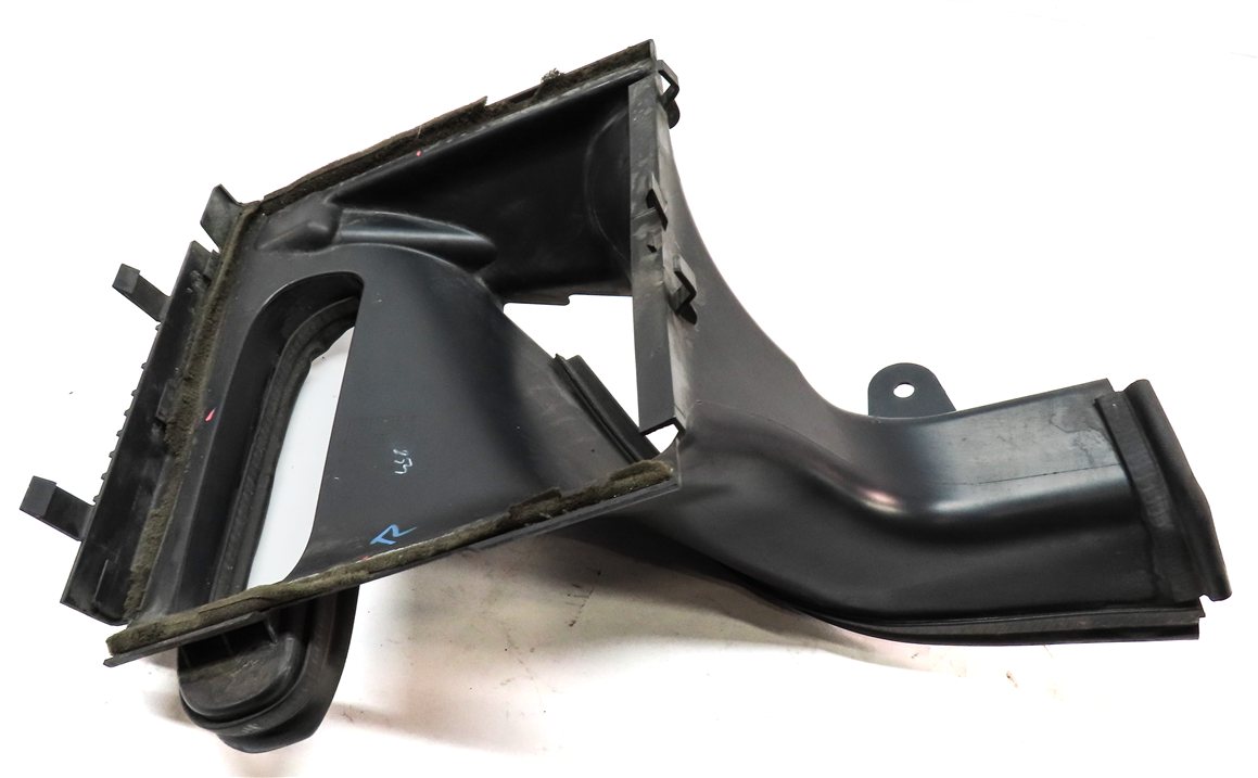 Thumbnail 5: 17 ROVER DISCOVERY L462 FRONT RIGHT PASSENGER BUMPER RADIATOR DUCT DEFLECTOR