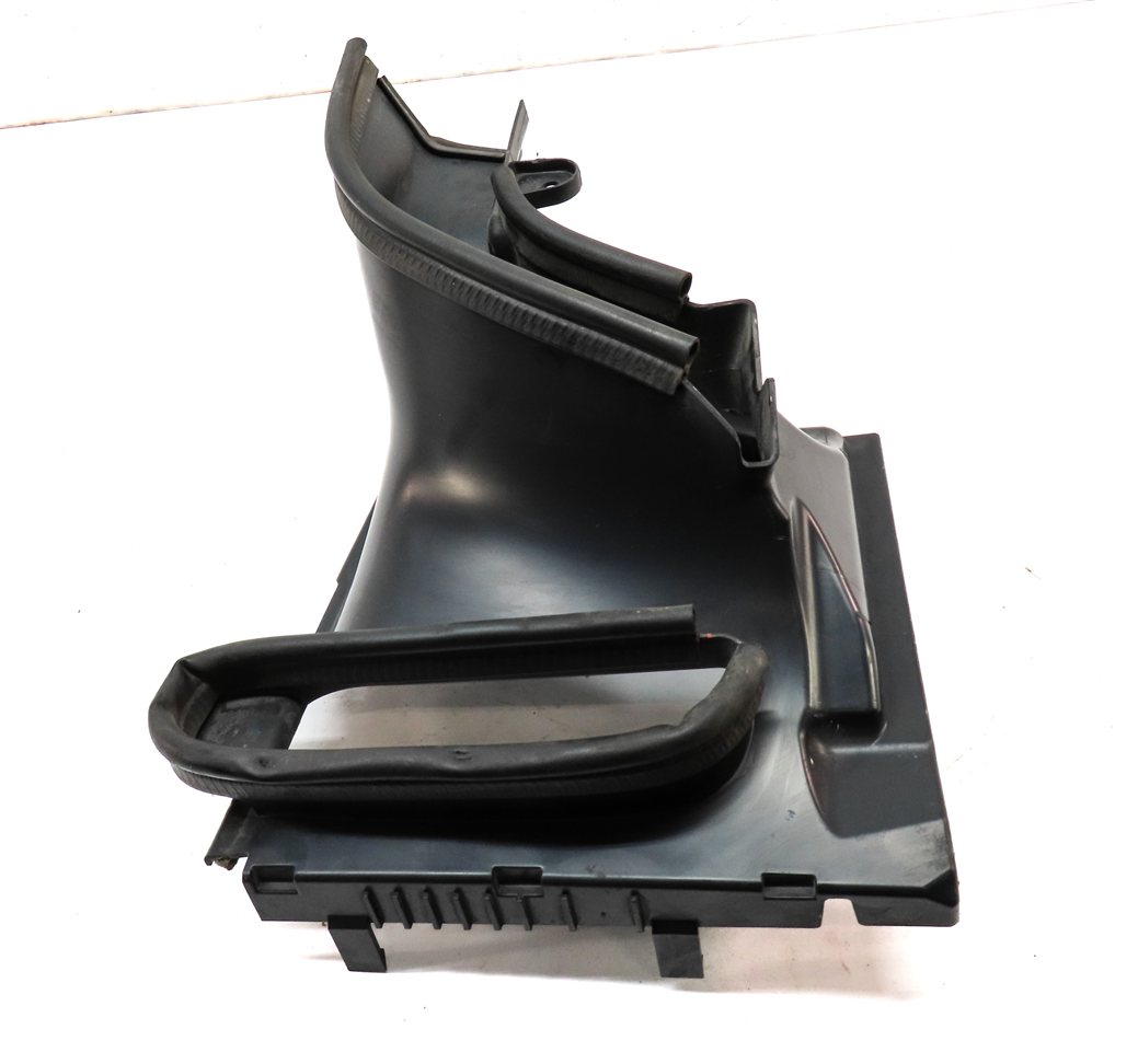 Thumbnail 6: 17 ROVER DISCOVERY L462 FRONT RIGHT PASSENGER BUMPER RADIATOR DUCT DEFLECTOR