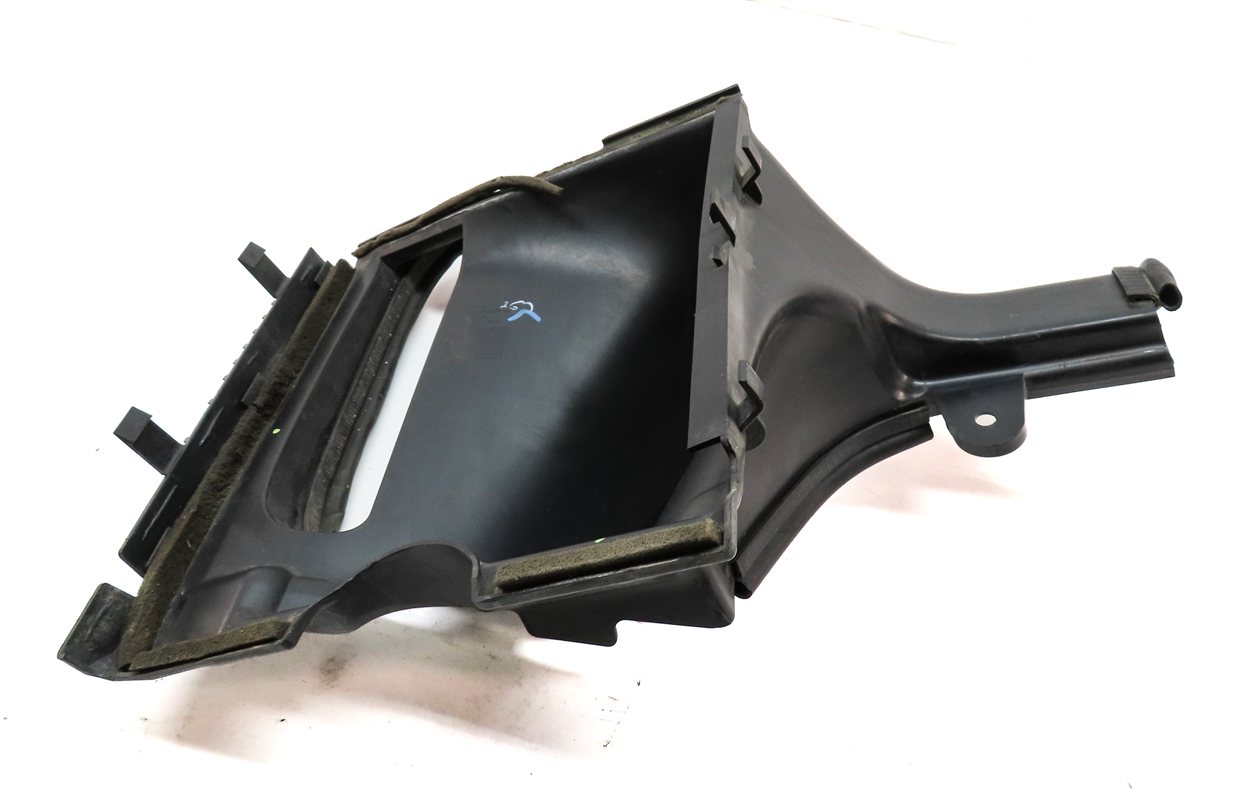 Thumbnail 5: 17 LAND ROVER DISCOVERY (L462) FRONT LEFT DRIVER BUMPER RADIATOR DUCT DEFELCTOR