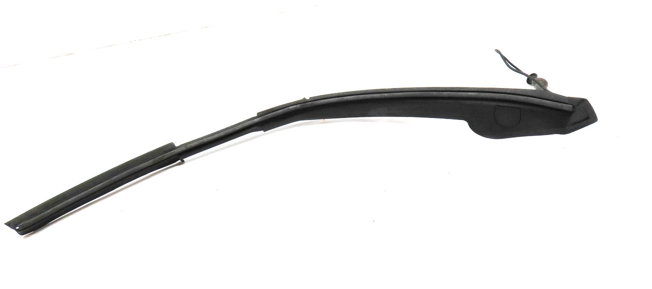 Thumbnail 8: 17 LAND ROVER DISCOVERY (L462) REAR LEFT & RIGHT TAILGATE ANTI PINCH SENSOR SET