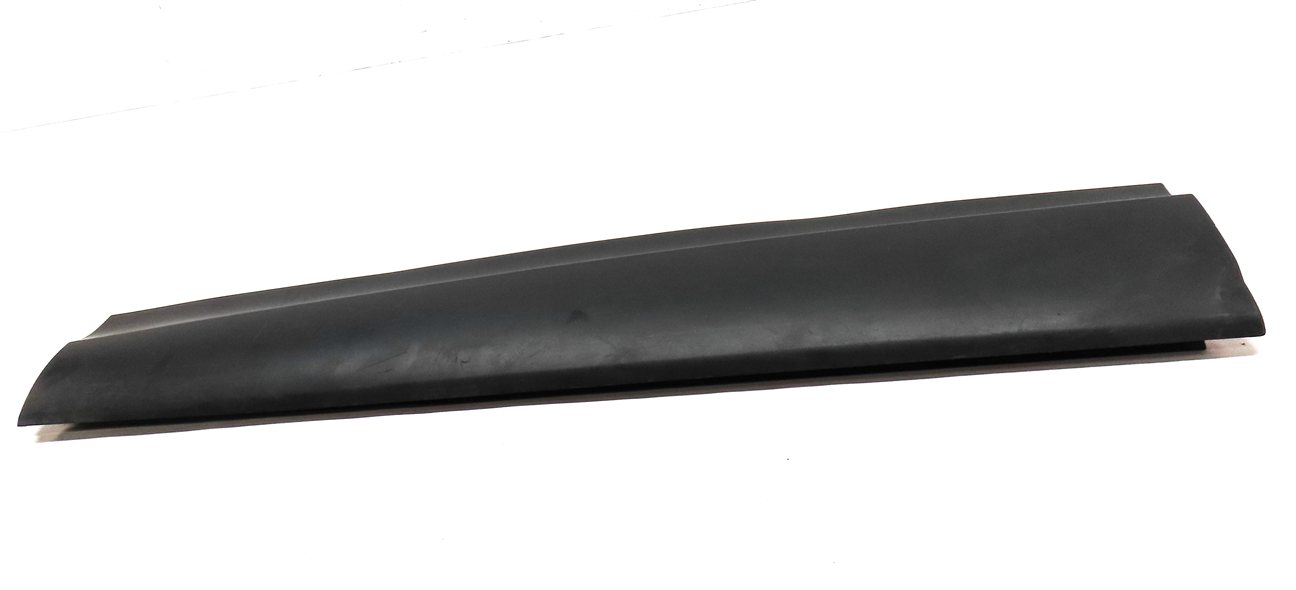 Thumbnail 2: 2017 LAND ROVER DISCOVERY (L462) FRONT LEFT DRIVER LOWER DOOR TRIM MOULDING