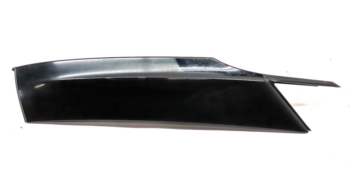 Thumbnail 2: 2017 LAND ROVER DISCOVERY (L462) REAR RIGHT QUARTER PANEL GLASS TRIM (BLACK)