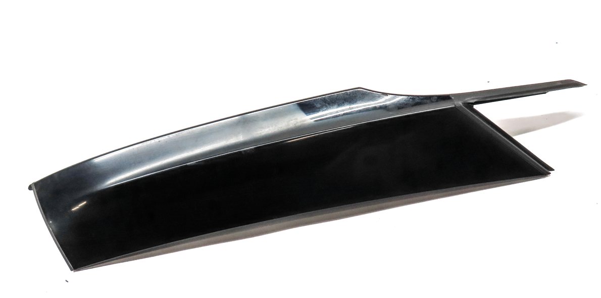 Thumbnail 3: 2017 LAND ROVER DISCOVERY (L462) REAR RIGHT QUARTER PANEL GLASS TRIM (BLACK)