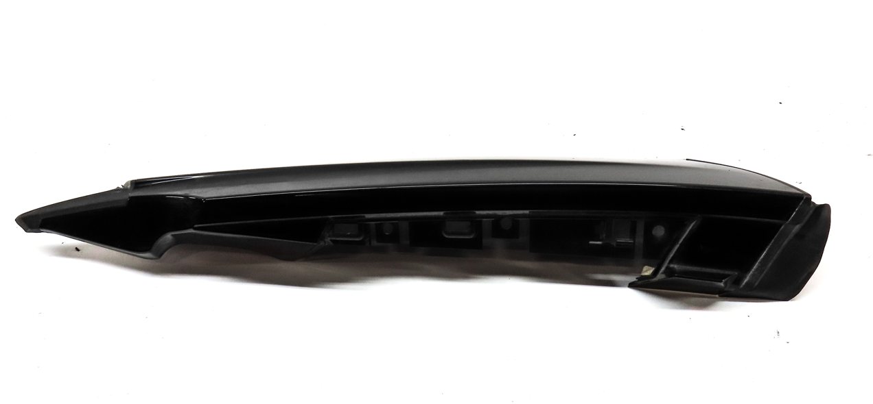 Thumbnail 4: 2017 LAND ROVER DISCOVERY (L462) REAR RIGHT QUARTER PANEL GLASS TRIM (BLACK)