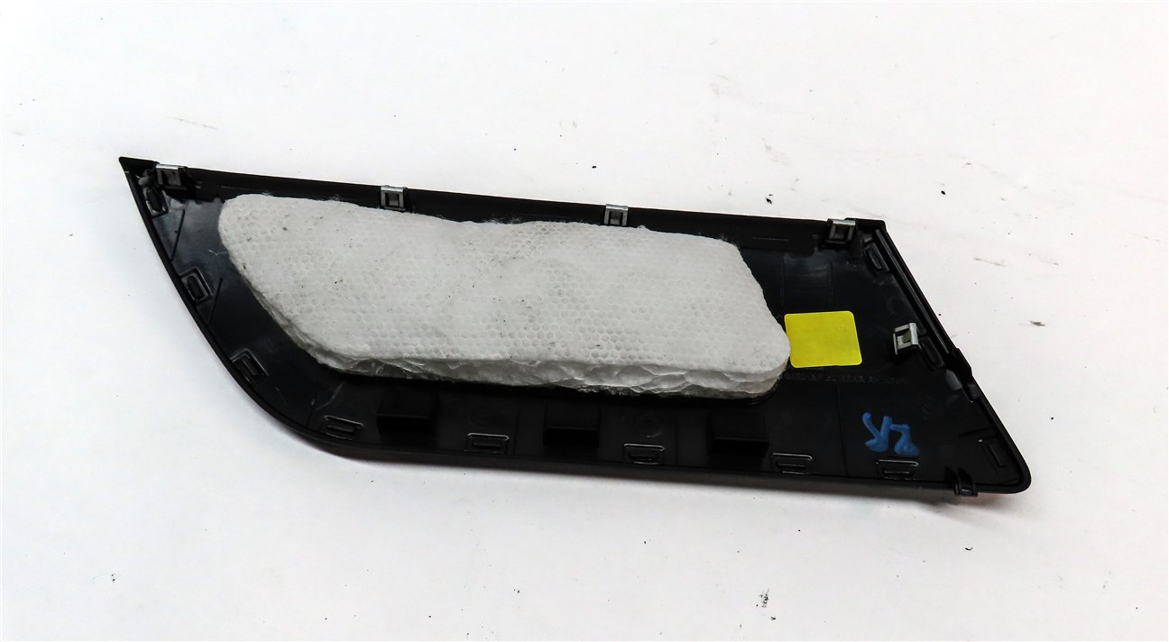 Thumbnail 5: 2017 LAND ROVER DISCOVERY (L462) REAR RIGHT DOOR TRIM COVER PANEL (BLACK)