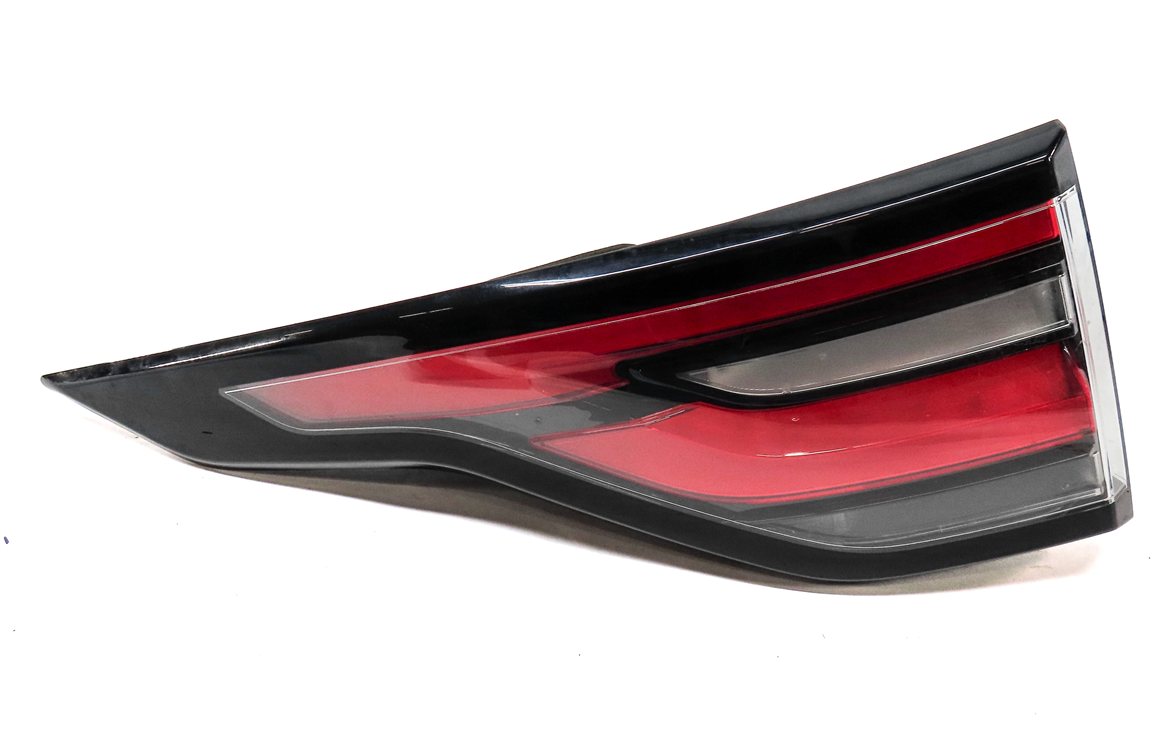 Thumbnail 2: 17-20 LAND ROVER DISCOVERY L462 REAR LEFT DRIVER OUTER QUARTER TAILLIGHT LAMP