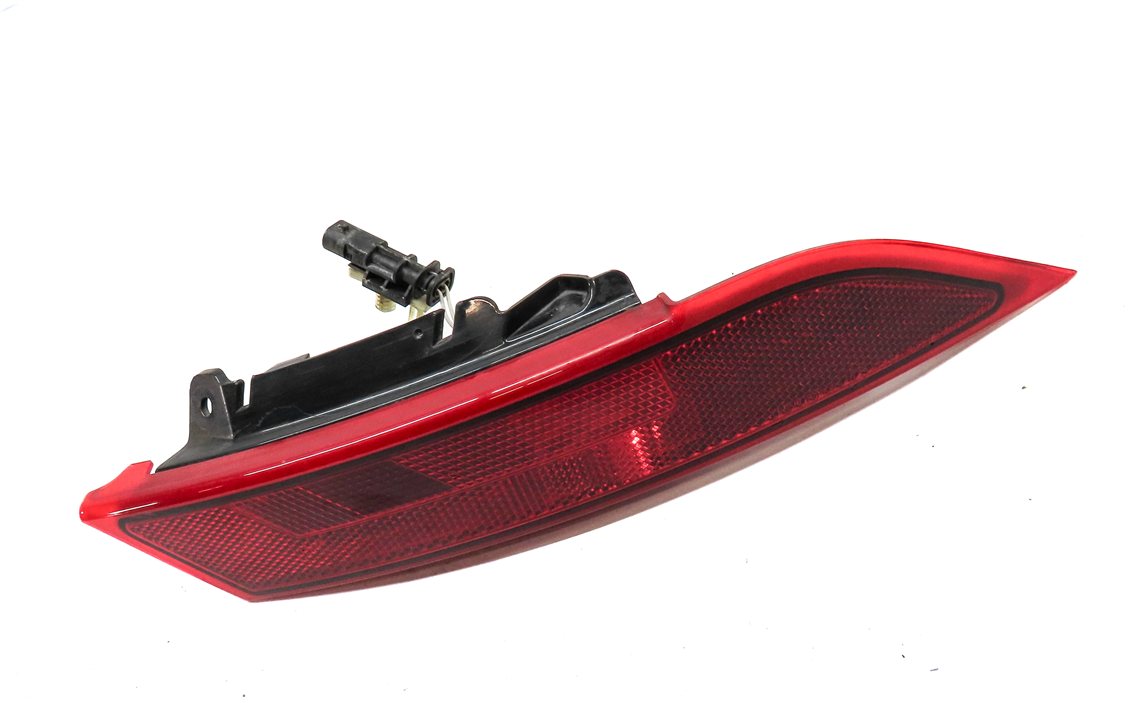 Thumbnail 3: 17-20 LAND ROVER DISCOVERY L462 REAR RIGHT PASSENGER LOWER BUMPER TAILLIGHT LAMP