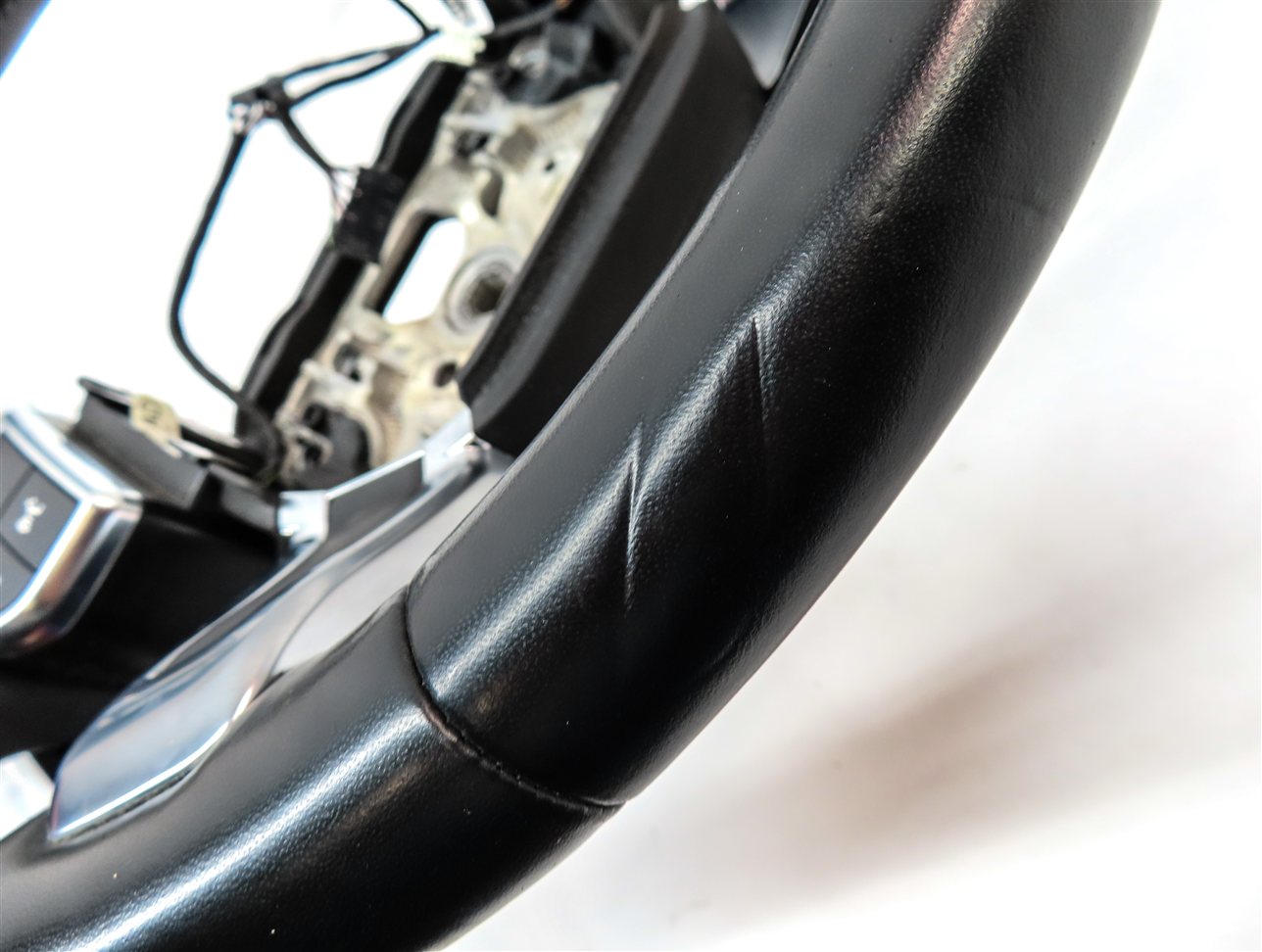 Thumbnail 7: 13-22 RANGE ROVER DISCOVERY HEATED STEERING WHEEL w/SWITCHES PADDLES (BLACK)