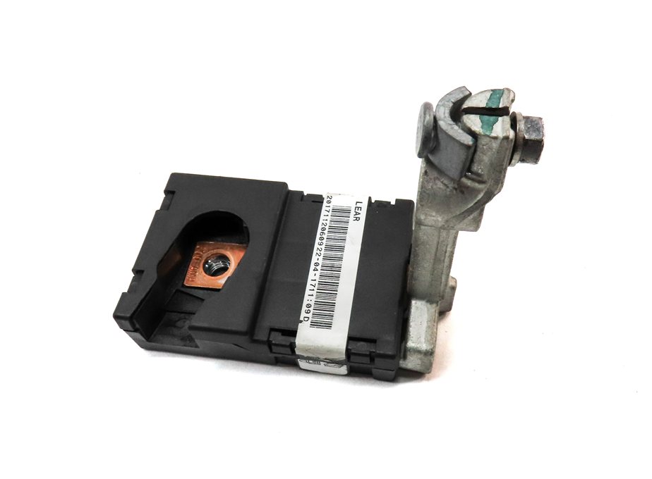 Thumbnail 4: 2017 LAND ROVER DISCOVERY (L462) POSITIVE BATTERY CABLE TERMINAL FUSE PLATE