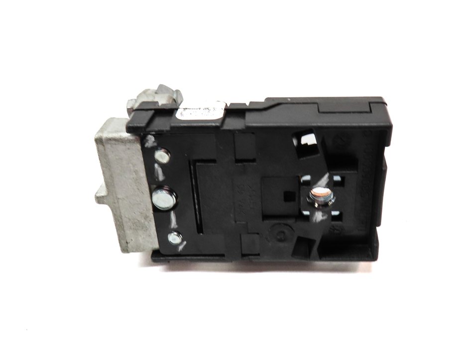 Thumbnail 5: 2017 LAND ROVER DISCOVERY (L462) POSITIVE BATTERY CABLE TERMINAL FUSE PLATE