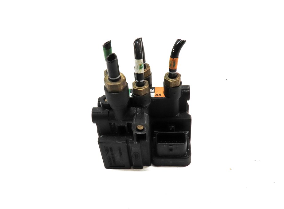 Thumbnail 4: 2017 LAND ROVER DISCOVERY (L462) PUMP CONTROL REAR AIR SUSPENSION VALVE BLOCK