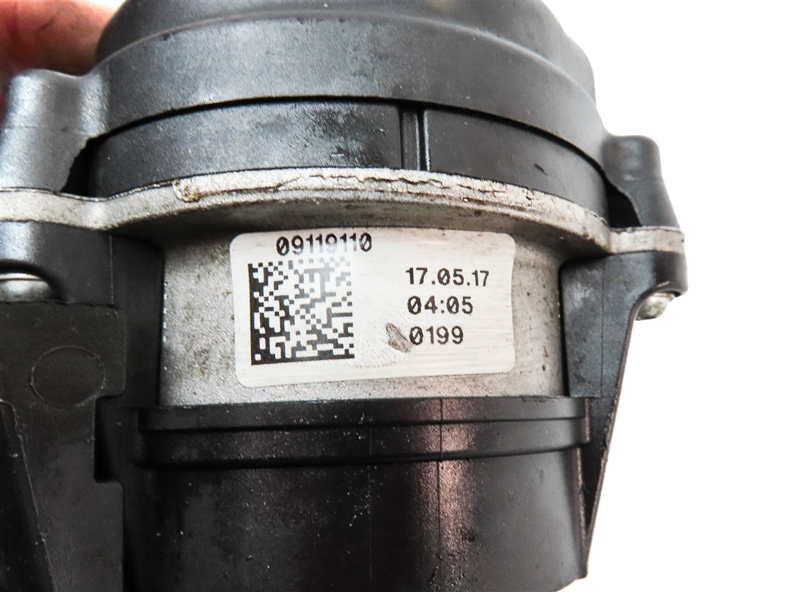 Thumbnail 6: 2017 LAND ROVER DISCOVERY (L462) 3.0L SUPER ENGINE AUXILIARY WATER COOLANT PUMP