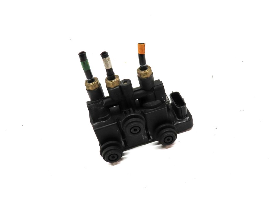 Thumbnail 3: 2017 LAND ROVER DISCOVERY (L462) FRONT RIGHT AIR SUSPENSION VALVE BLOCK