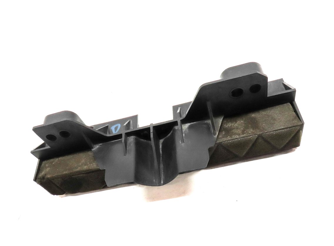 Thumbnail 3: 2017 LAND ROVER DISCOVERY L462 FRONT LEFT or RIGHT AUX RADIATOR SUPPORT BRACKET