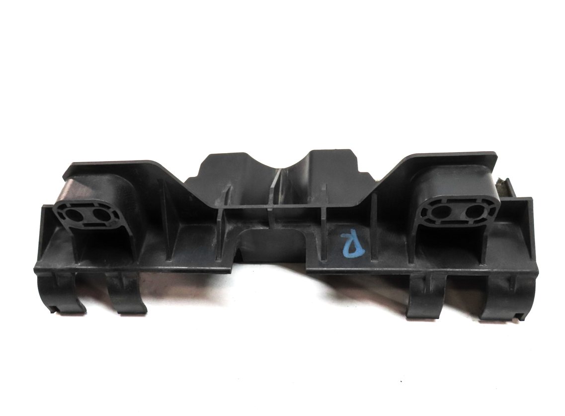 Thumbnail 4: 2017 LAND ROVER DISCOVERY L462 FRONT LEFT or RIGHT AUX RADIATOR SUPPORT BRACKET