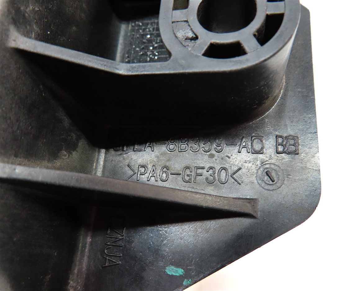 Thumbnail 8: 2017 LAND ROVER DISCOVERY L462 FRONT LEFT or RIGHT AUX RADIATOR SUPPORT BRACKET